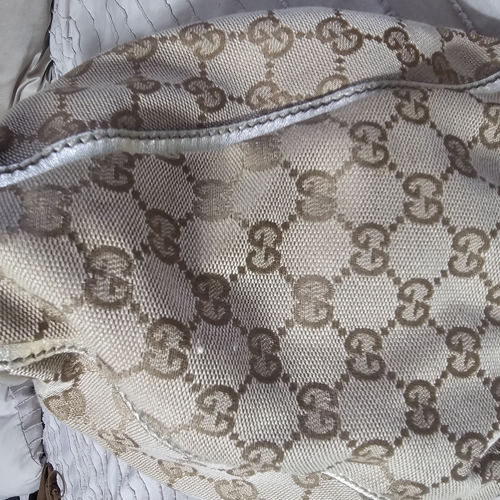 Gucci Abbey Shoulder Bag - Picture 10 of 13